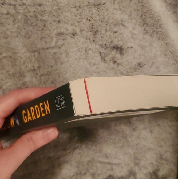 Shadow Garden. 📚 - Picture 3 of 7